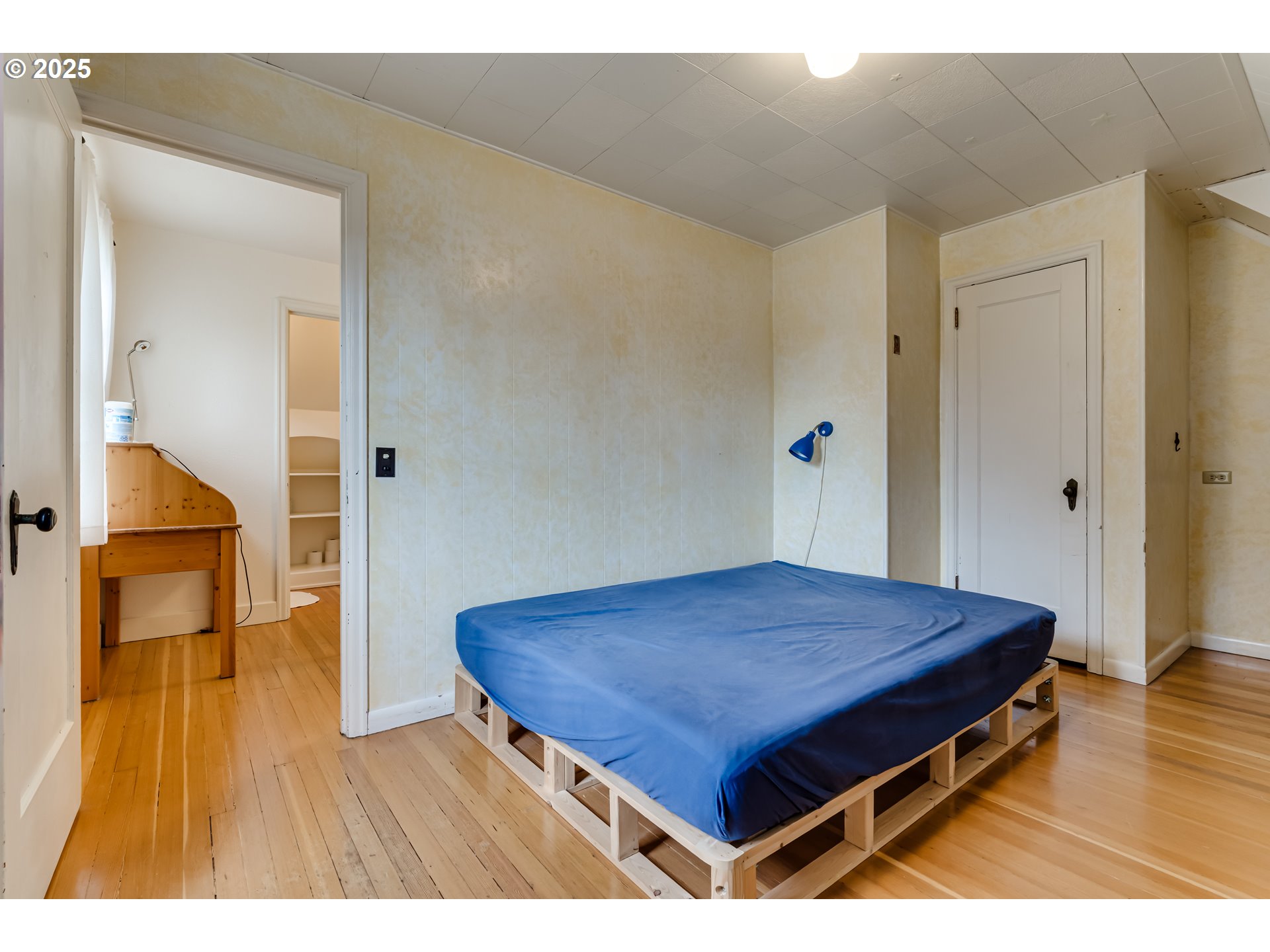 1996 Monroe Street Eugene, OR 97405 - Photo 29 of 47 a view of livingroom with furniture and wooden floor