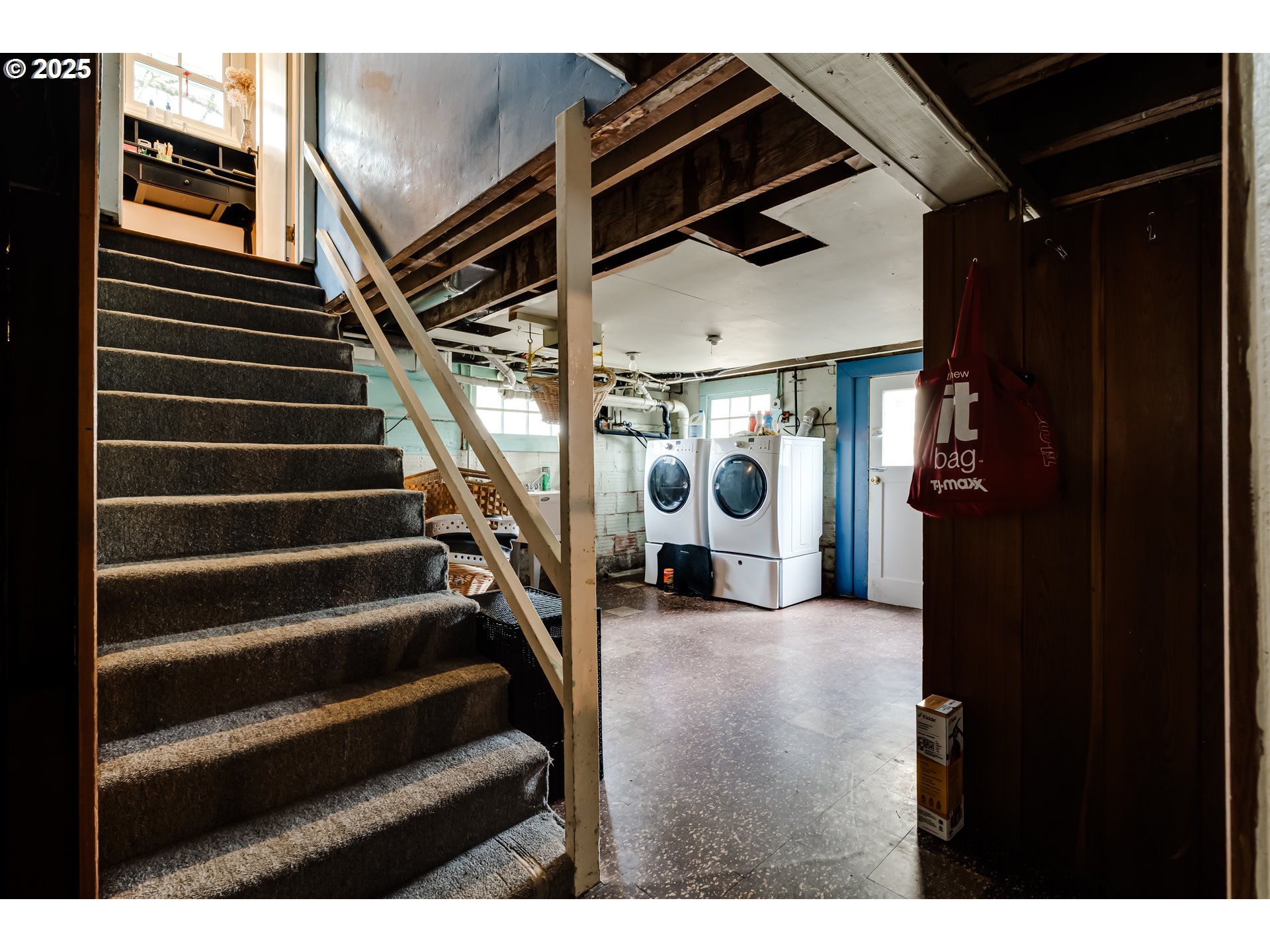 1996 Monroe Street Eugene, OR 97405 - Photo 35 of 47 a view of entryway and hall