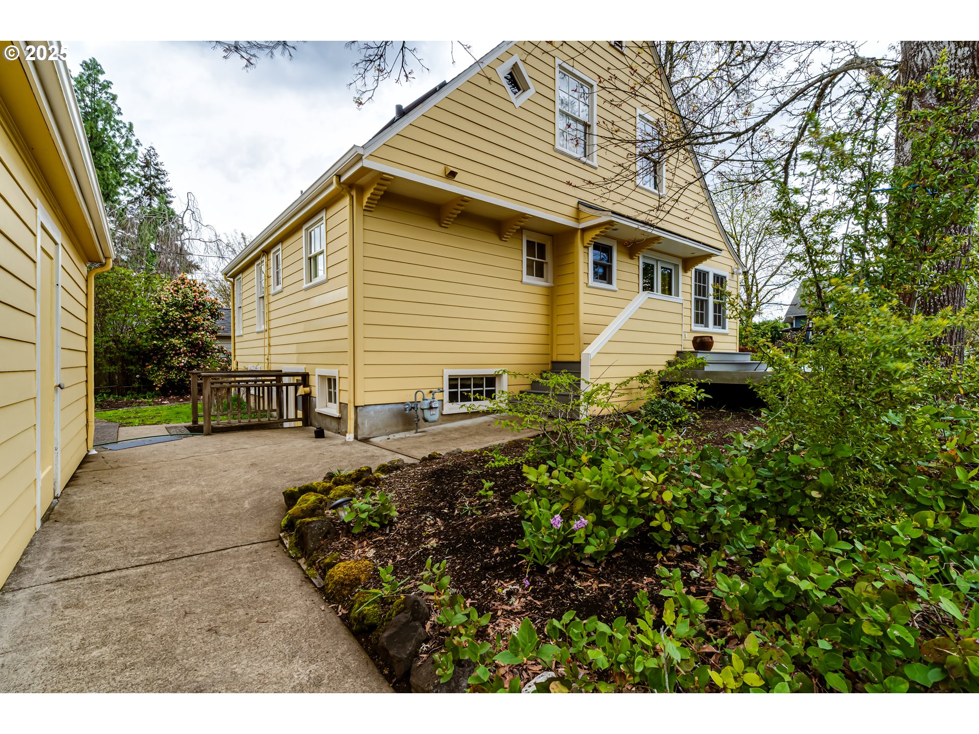 1996 Monroe Street Eugene, OR 97405 - Photo 41 of 47 a view of a backyard with plants