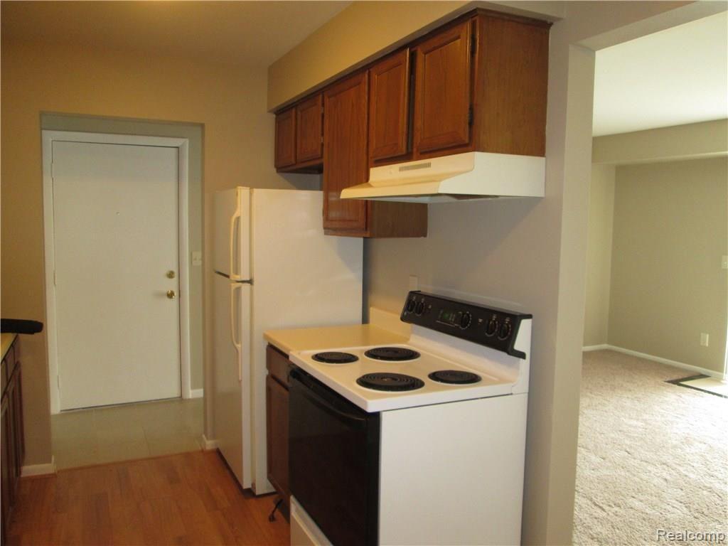 43270 Mound Road, Unit 22 Sterling Heights, MI 48314 - Photo 7 of 13 IMG_0910.JPG