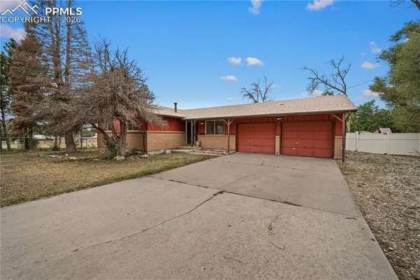 $350,000 | 11 Mac Naughton Road, Pueblo, CO 81001