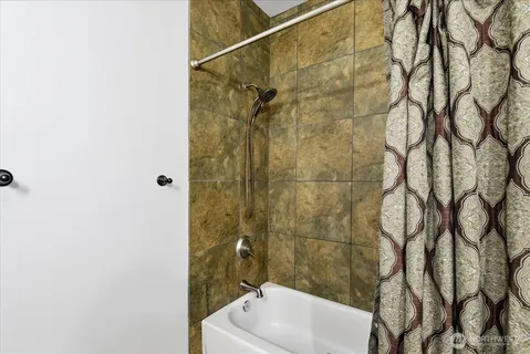 $679,995 | 300 110th Avenue Northeast, Unit 412, Bellevue, WA 98004