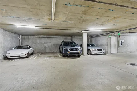 $679,995 | 300 110th Avenue Northeast, Unit 412, Bellevue, WA 98004