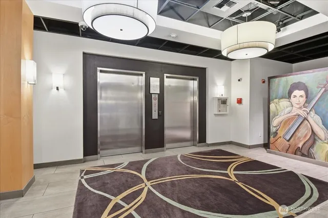 $699,995 | 300 110th Avenue Northeast, Unit 412, Bellevue, WA 98004