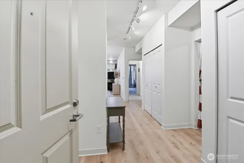 $679,995 | 300 110th Avenue Northeast, Unit 412, Bellevue, WA 98004