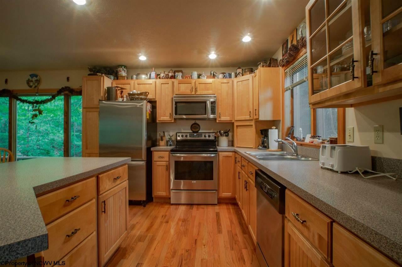 257 Brookside Road Davis, WV 26260 - Photo 6 of 21 Gallery Image 6