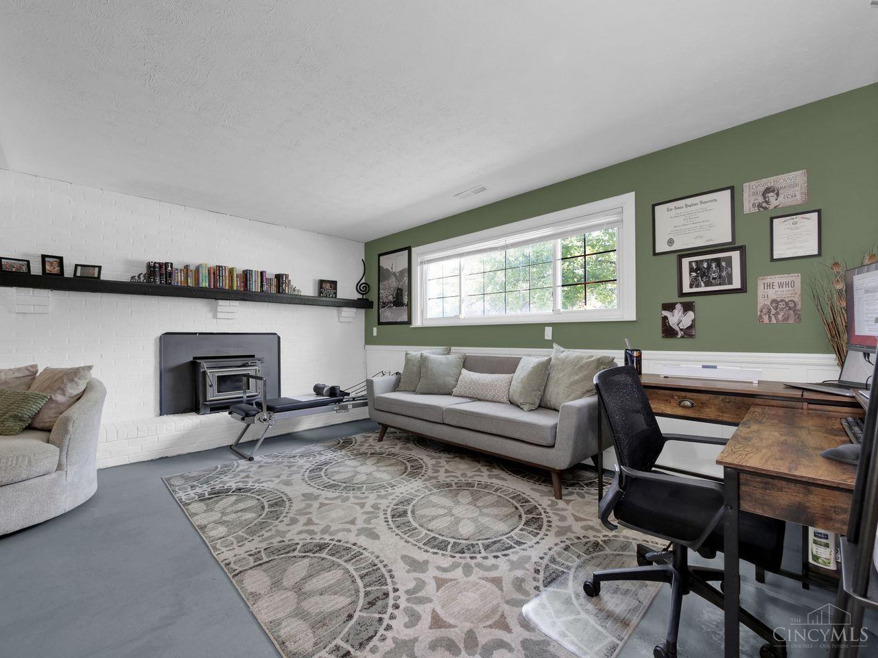 12041 Kenn Road Springdale, OH 45240 - Photo 4 of 36