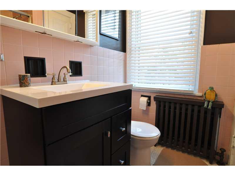 5411 Guarino Road Pittsburgh, PA 15217 - Photo 22 of 25 Full Bath.