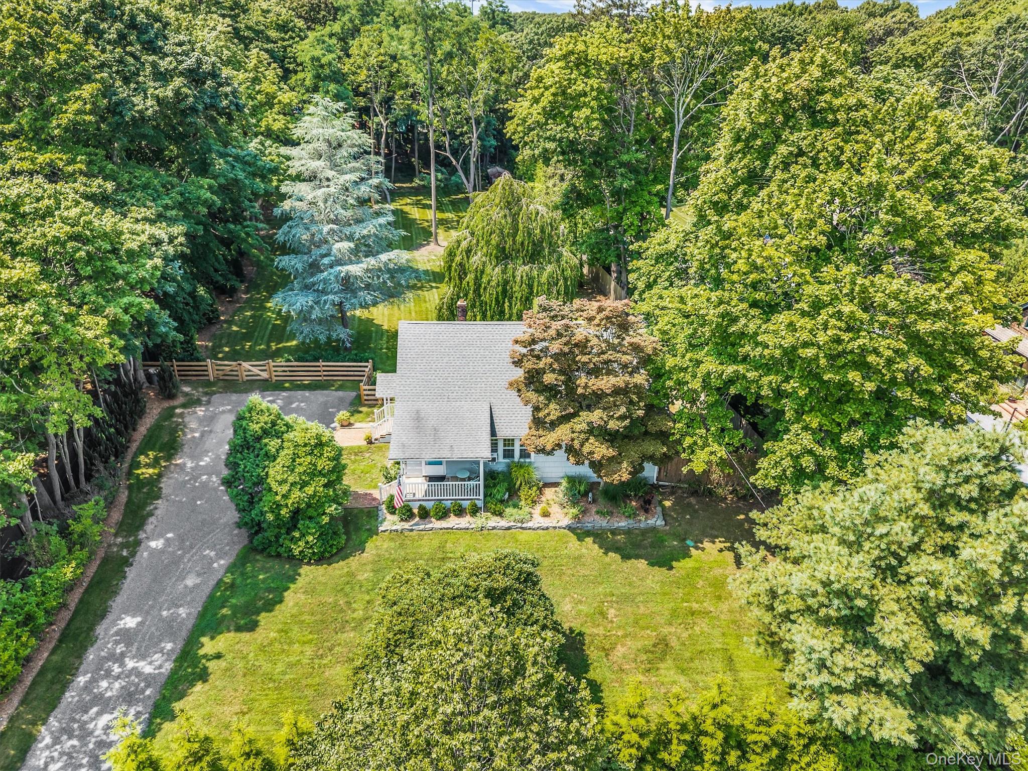 353 South Country Road Brookhaven, NY 11719 - Photo 4 of 50 Gallery Image 4