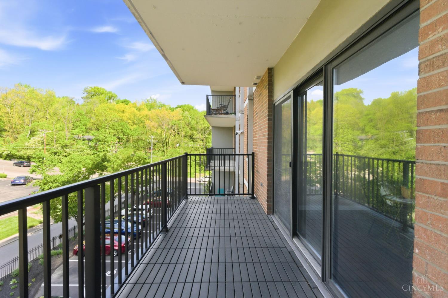 1815 William Howard Taft Road, Unit 502 Cincinnati, OH 45206 - Photo 7 of 28