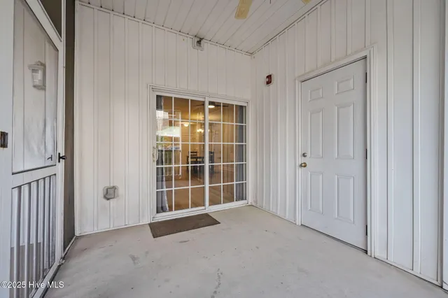 $260,000 | 200 Gateway Condos Drive, Unit 214, Surf City, NC 28445