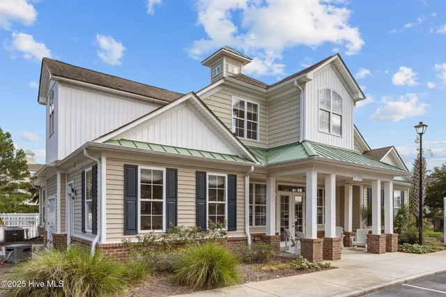 $260,000 | 200 Gateway Condos Drive, Unit 214, Surf City, NC 28445