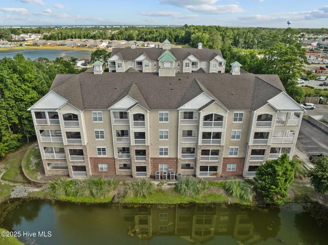$260,000 | 200 Gateway Condos Drive, Unit 214, Surf City, NC 28445