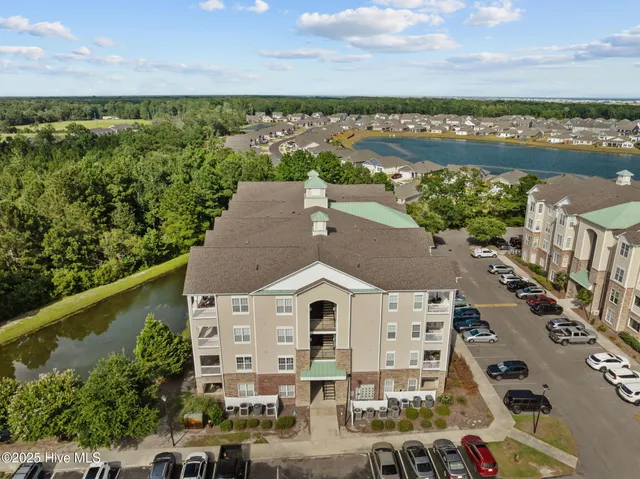 $260,000 | 200 Gateway Condos Drive, Unit 214, Surf City, NC 28445