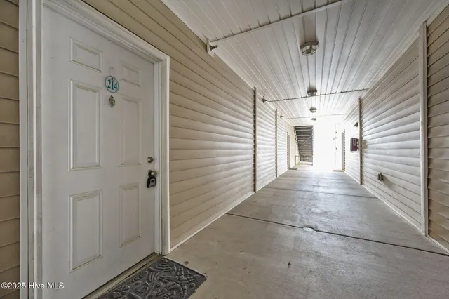 $260,000 | 200 Gateway Condos Drive, Unit 214, Surf City, NC 28445