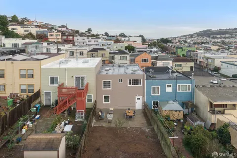 a view of a tennis court
