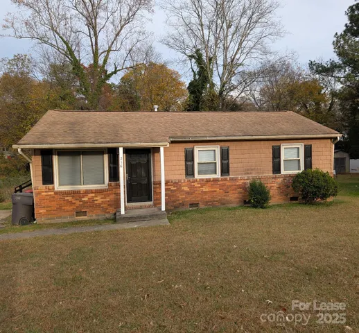 $1,700 | 216 Lakeside Avenue, Davidson, NC 28036