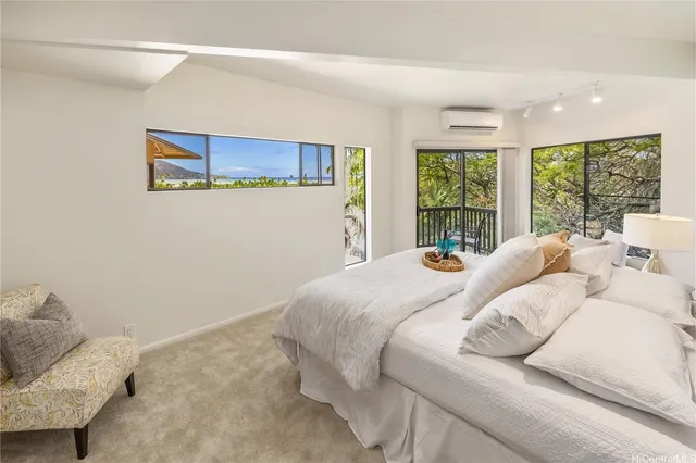 $2,675,000 | 5926 Kalanianaʻole Highway, Honolulu, HI 96821