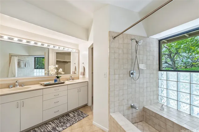 $2,675,000 | 5926 Kalanianaʻole Highway, Honolulu, HI 96821