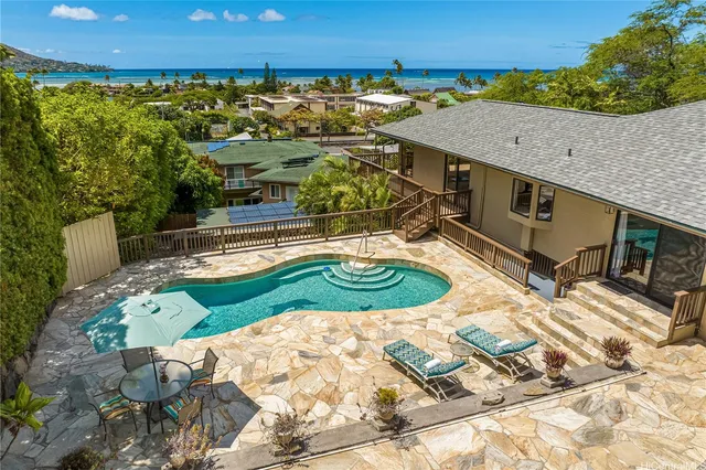 $2,675,000 | 5926 Kalanianaʻole Highway, Honolulu, HI 96821