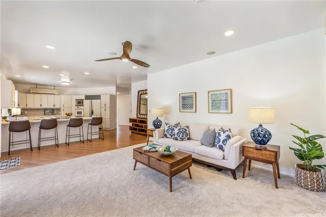 $2,675,000 | 5926 Kalanianaʻole Highway, Honolulu, HI 96821