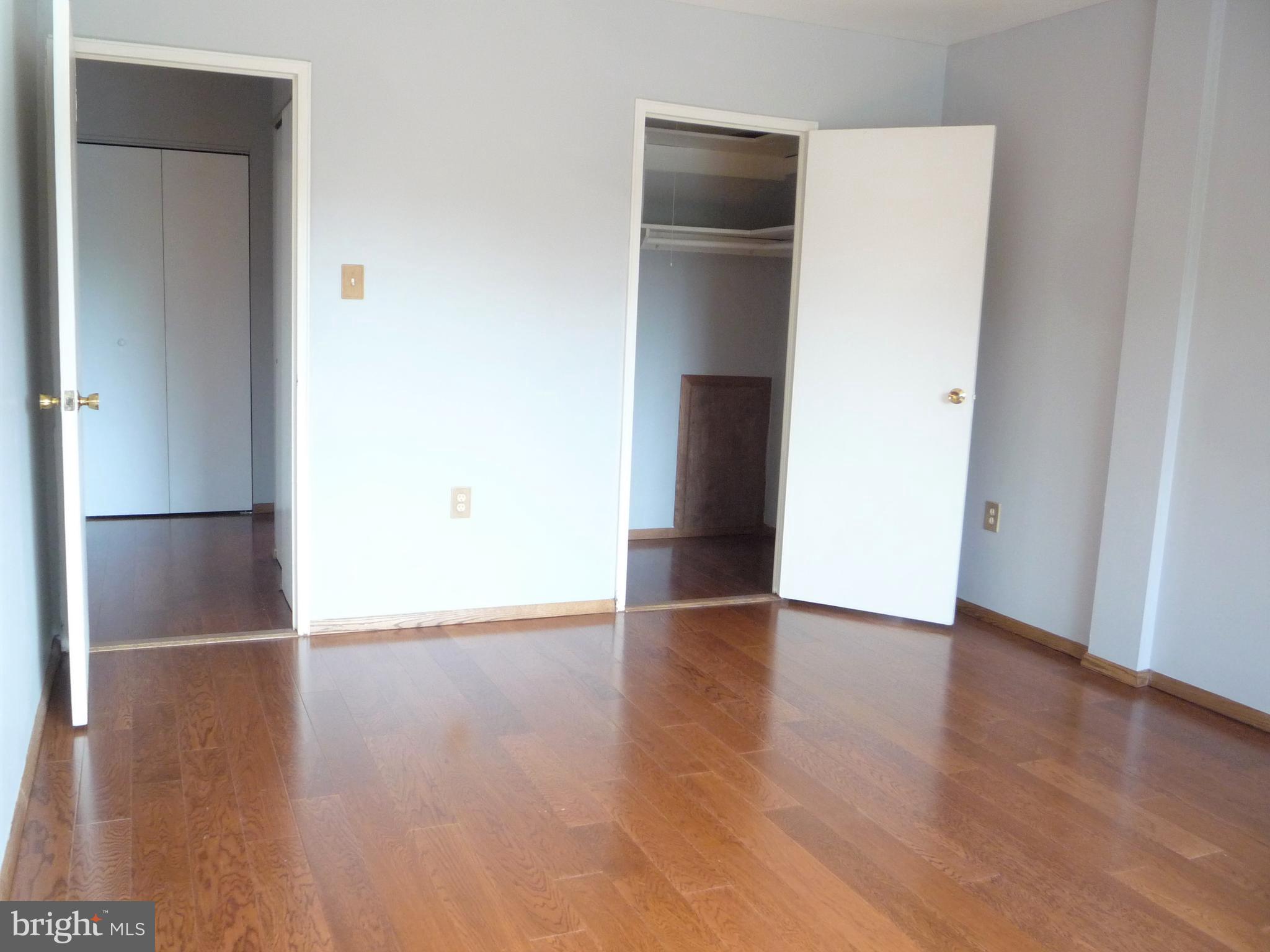 1300 South Arlington Ridge Road, Unit 103 Arlington, VA 22202 - Photo 16 of 30 Walk-in Closet