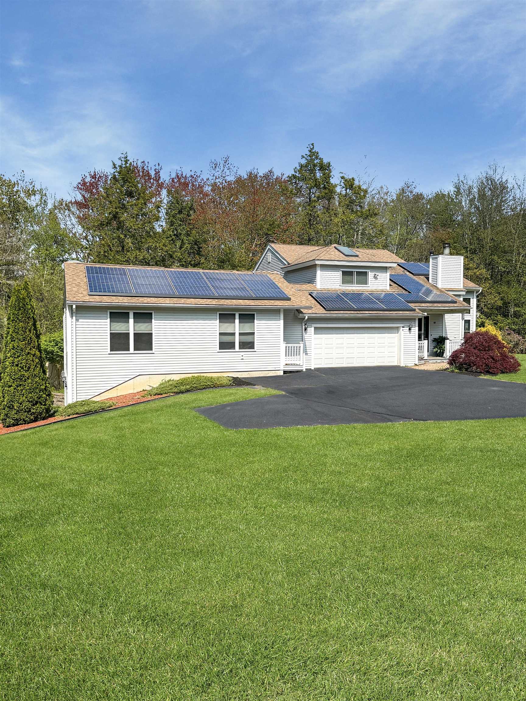 87 Pilgrim Circle Hampstead, NH 03826 - Photo 2 of 31