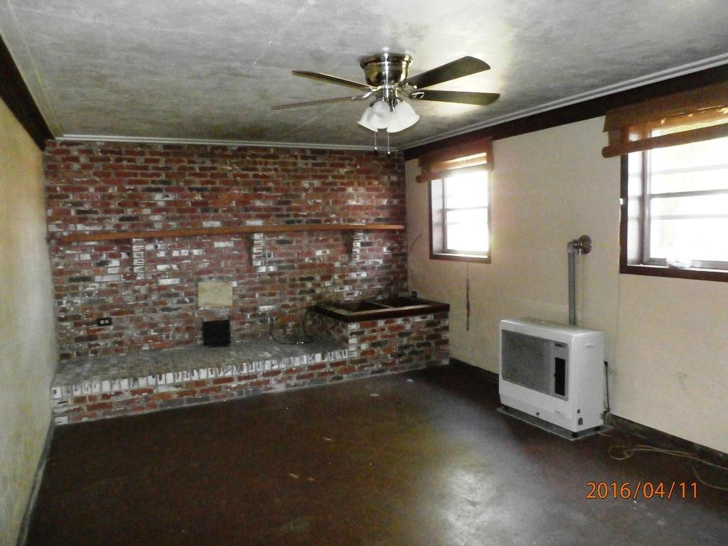 1145 Sluder Road Shady Valley, TN 37688 - Photo 13 of 20 Downstairs Den