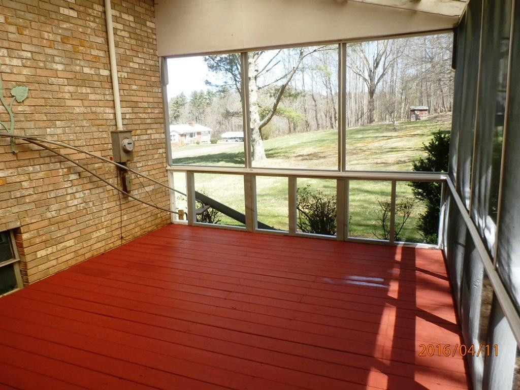 1145 Sluder Road Shady Valley, TN 37688 - Photo 18 of 20 Screened porch