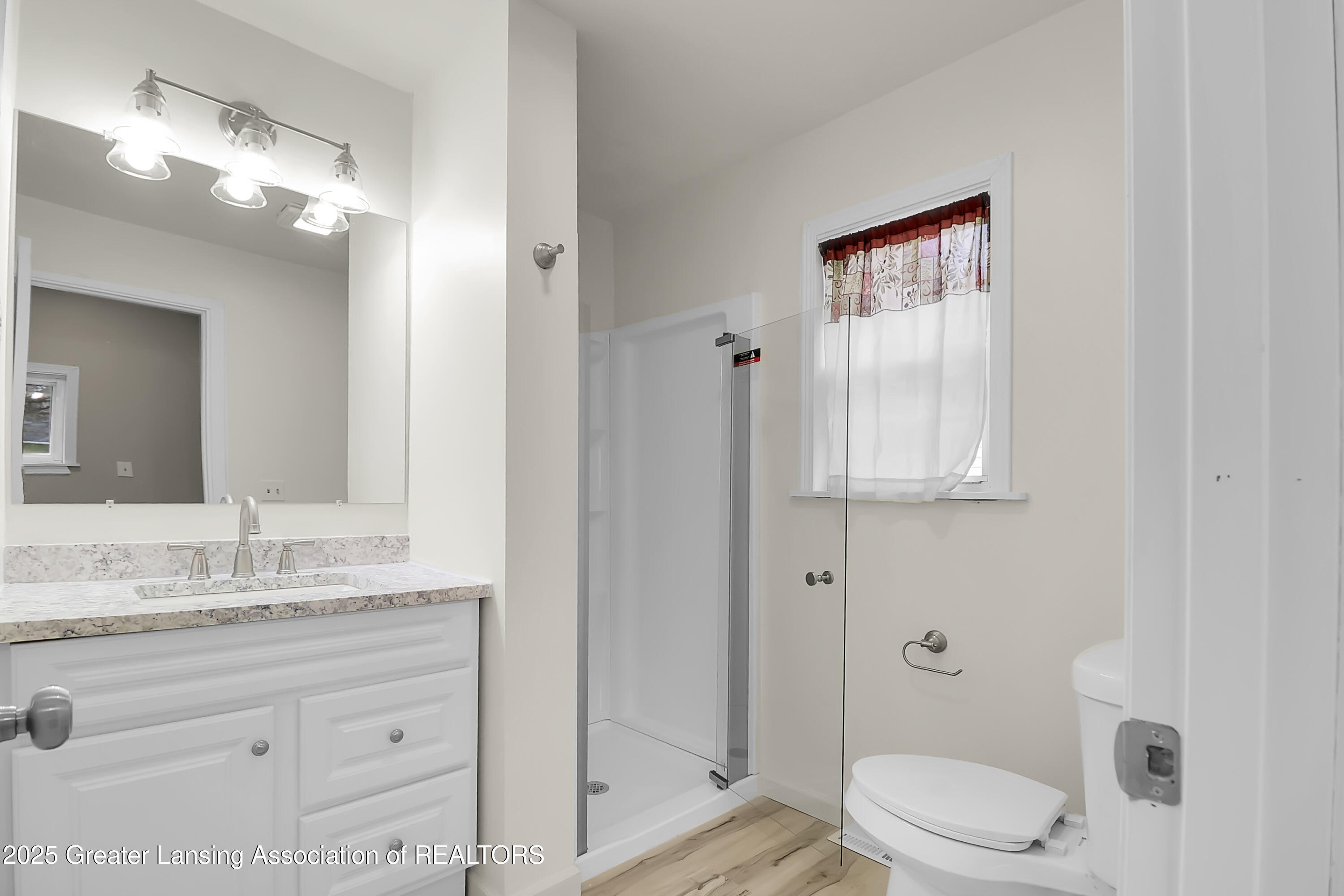 3217 Lawdor Road Lansing, MI 48911 - Photo 11 of 37 IMG_1667