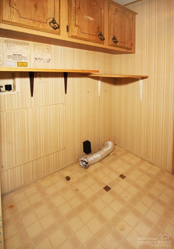 60901 Brosterhous Road, Unit 754 Bend, OR 97702 - Photo 14 of 21 Utility room ready for your washer and d