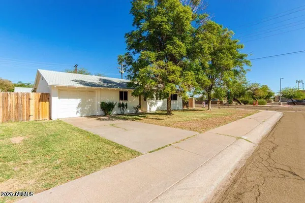 $2,395 | 7544 East Kimsey Lane, Scottsdale, AZ 85257