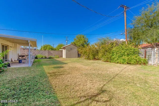 a house view with a outdoor space