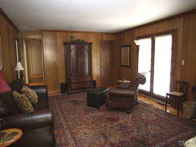 4721 Stiller Street Raleigh, NC 27609 - Photo 5 of 18 Den/Family/Great Room