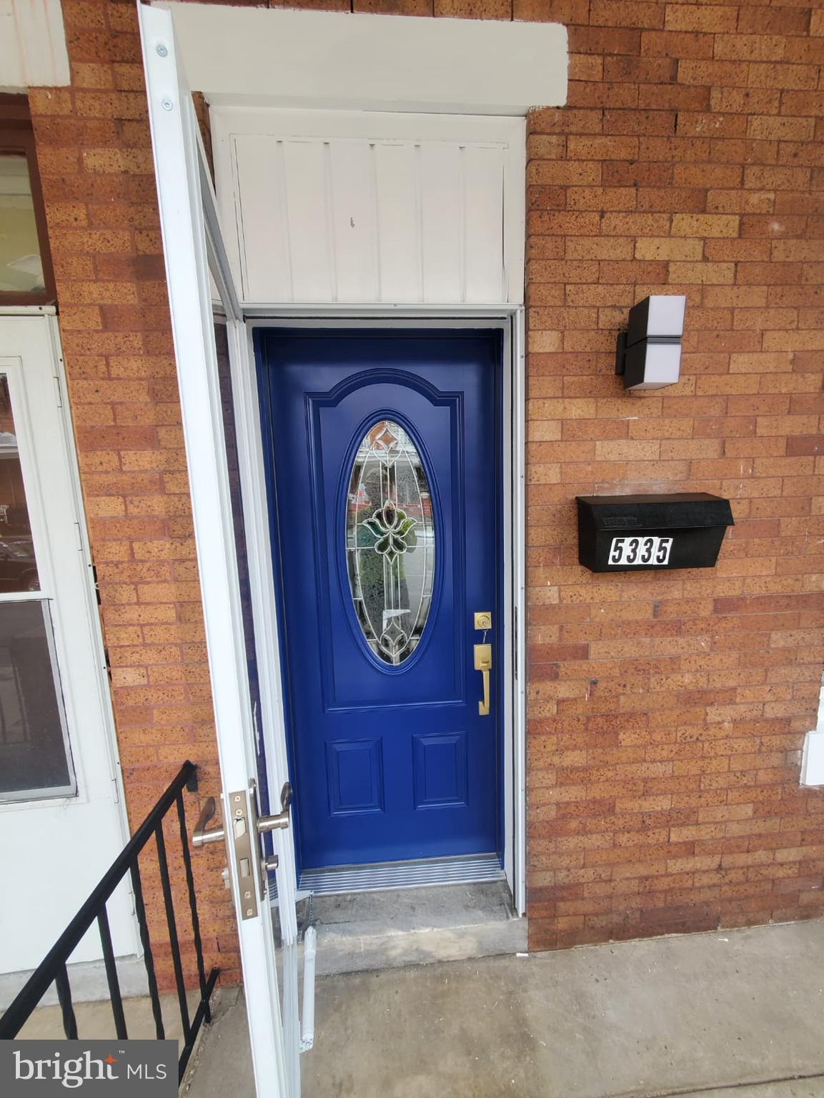 5335 Darrah Street Philadelphia, PA 19124 - Photo 2 of 32