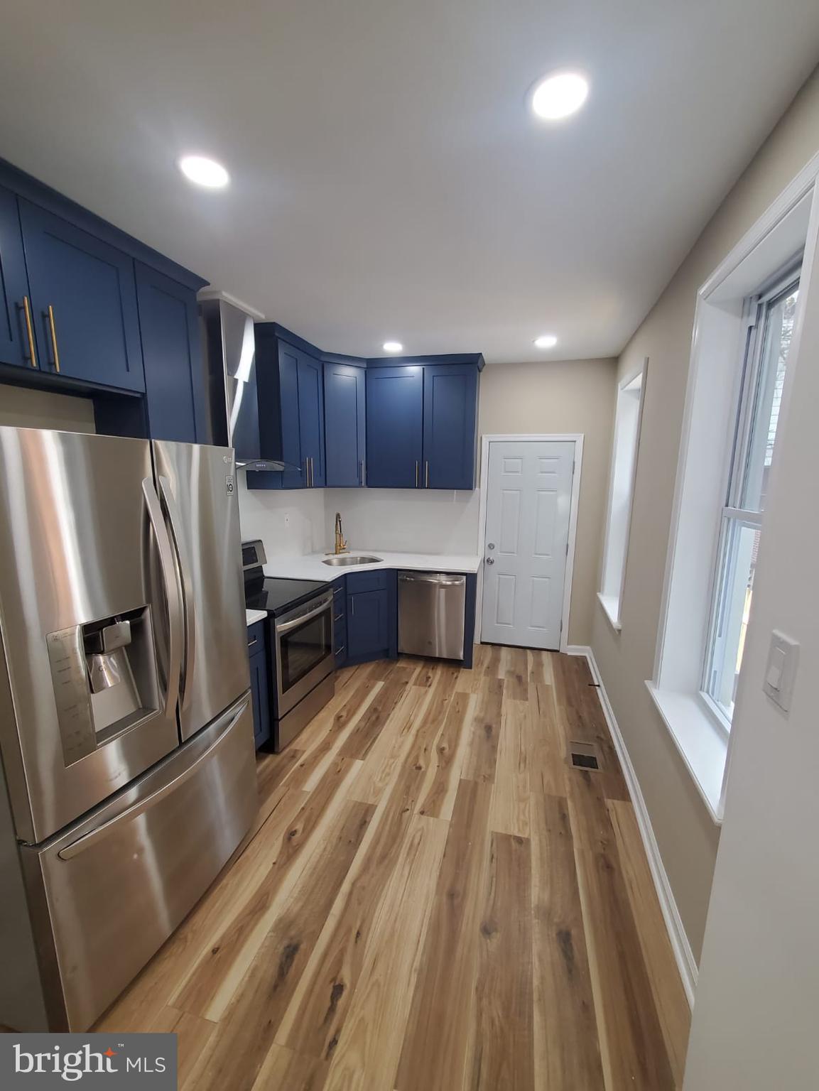 5335 Darrah Street Philadelphia, PA 19124 - Photo 3 of 32