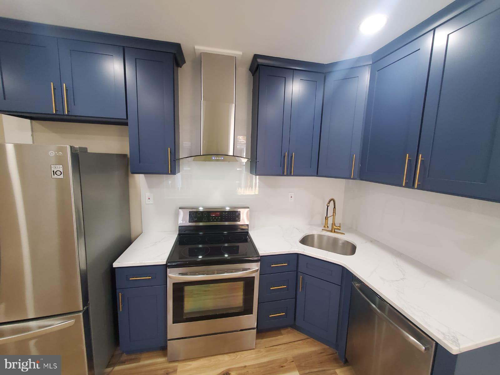 5335 Darrah Street Philadelphia, PA 19124 - Photo 4 of 32