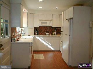516 Fairmont Road Havertown, PA 19083 - Photo 5 of 6