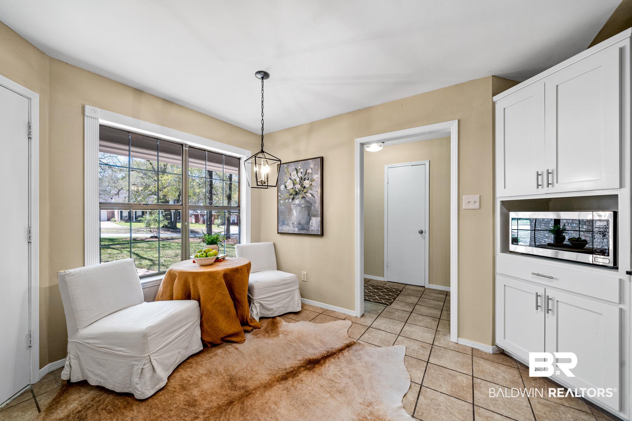 590 Ridgewood Drive Daphne, AL 36526 - Photo 6 of 27 Kit Breakfast Area