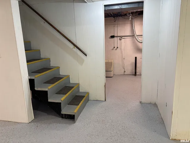 $1,595 | 2544 Glenn Street, Bettendorf, IA 52722