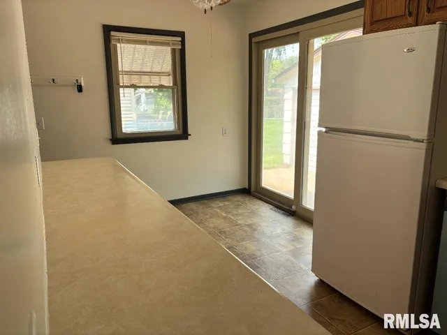 $1,595 | 2544 Glenn Street, Bettendorf, IA 52722