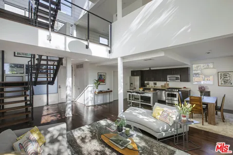 $997,000 | 4111 Sunset Boulevard, Unit 220, Los Angeles, CA 90029