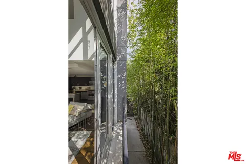 $997,000 | 4111 Sunset Boulevard, Unit 220, Los Angeles, CA 90029