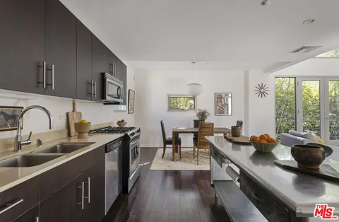 $997,000 | 4111 Sunset Boulevard, Unit 220, Los Angeles, CA 90029