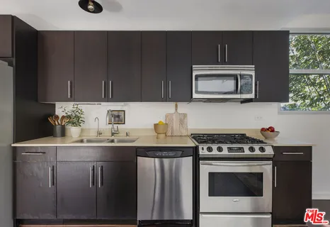 $997,000 | 4111 Sunset Boulevard, Unit 220, Los Angeles, CA 90029