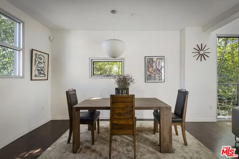 $997,000 | 4111 Sunset Boulevard, Unit 220, Los Angeles, CA 90029