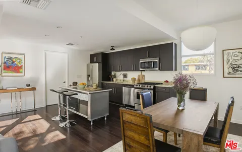 $997,000 | 4111 Sunset Boulevard, Unit 220, Los Angeles, CA 90029