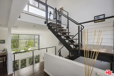 $997,000 | 4111 Sunset Boulevard, Unit 220, Los Angeles, CA 90029