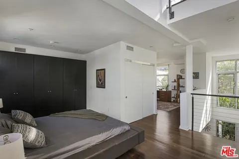 $997,000 | 4111 Sunset Boulevard, Unit 220, Los Angeles, CA 90029