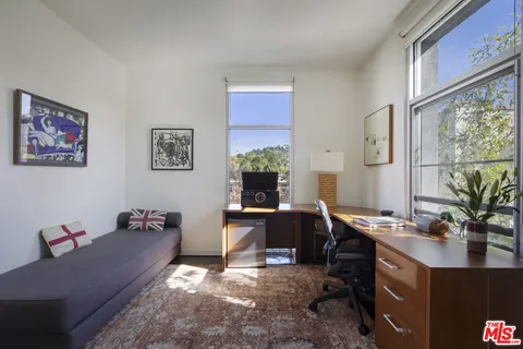 $997,000 | 4111 Sunset Boulevard, Unit 220, Los Angeles, CA 90029